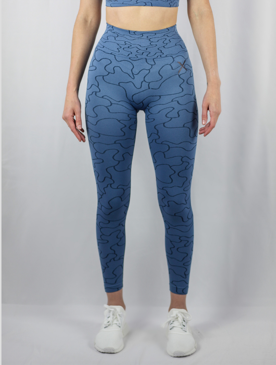 Vogo Athletica Blue and White Floral Crop Leggings Size M - $11 - From  Samantha